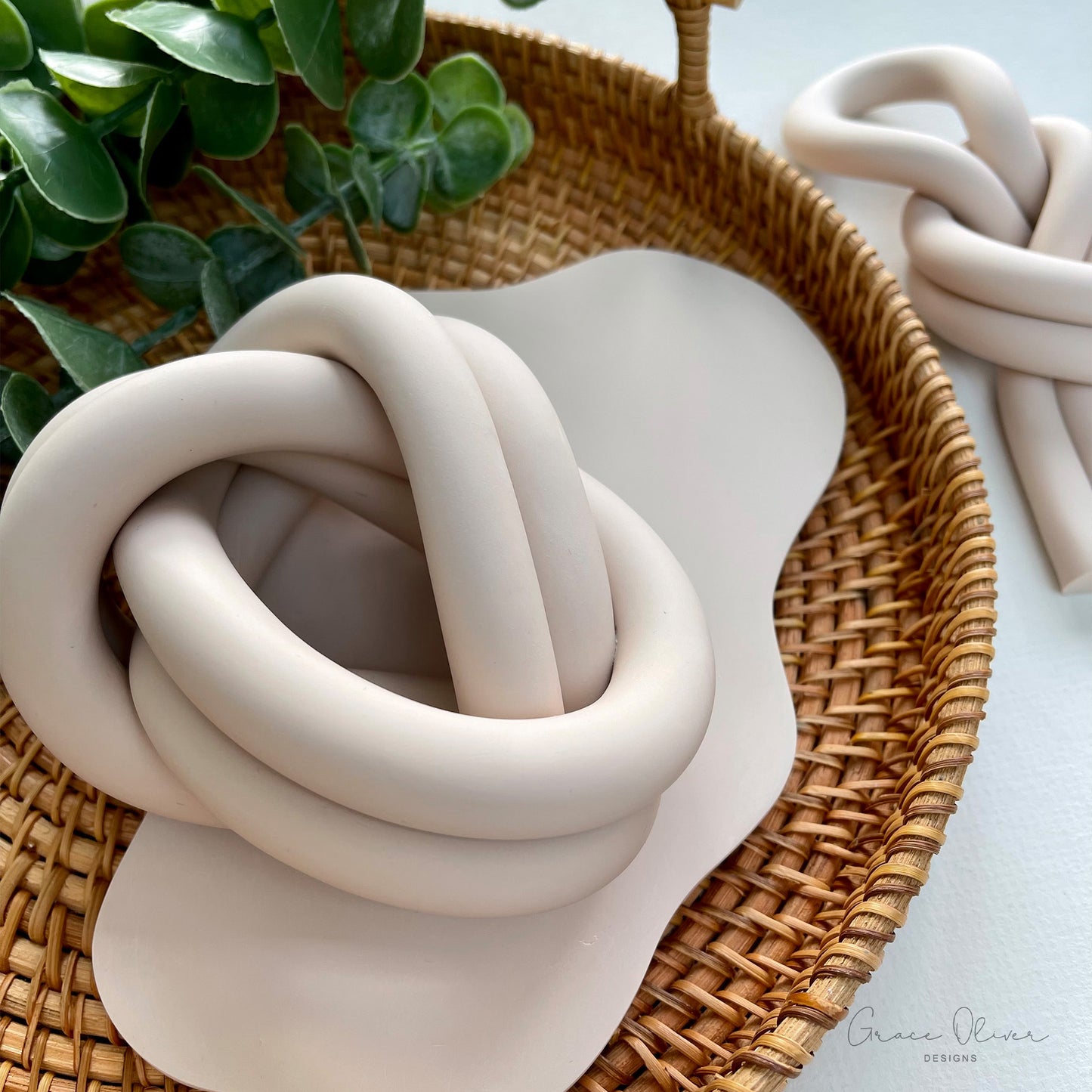 Decorative Paperweight Knot - Style 3